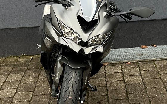 Neufahrzeug Kawasaki Ninja ZX-4RR - Bild 3