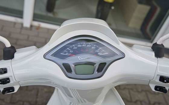 Neufahrzeug Vespa Sprint 50 - Bild 4