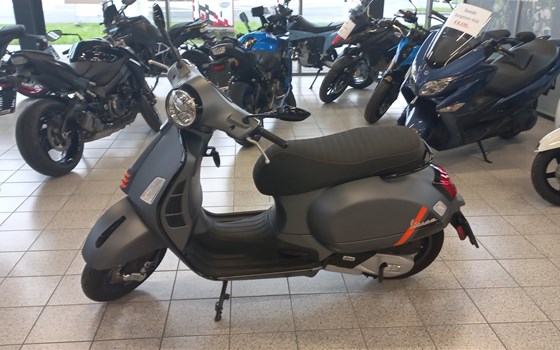 Gebrauchtmotorrad Vespa GTS 125 Super - Bild 3 Gebrauchtmotorrad Vespa GTS 125 Super - Bild 3