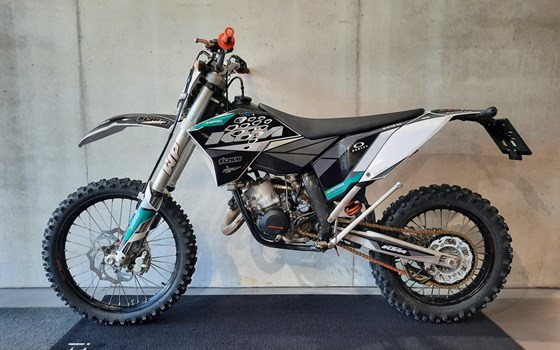 Gebrauchtmotorrad KTM 125 EXC - Bild 1 Gebrauchtmotorrad KTM 125 EXC - Bild 1
