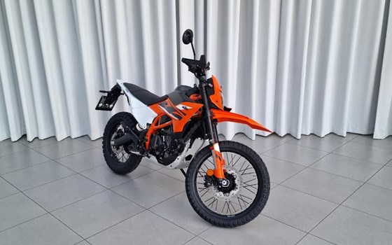 Neufahrzeug KTM 125 Enduro R - Bild 5 Neufahrzeug KTM 125 Enduro R - Bild 5