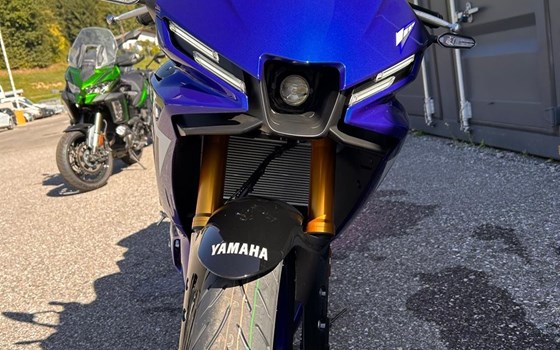 Neufahrzeug Yamaha R3 - Bild 1 Neufahrzeug Yamaha R3 - Bild 1