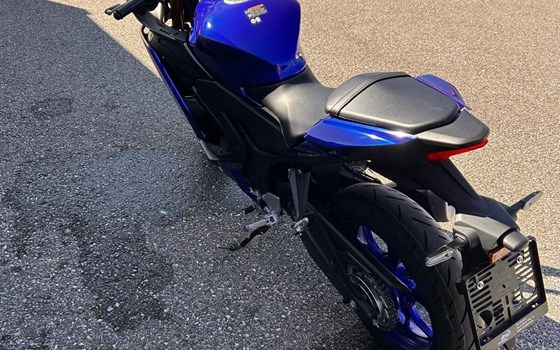 Neufahrzeug Yamaha R3 - Bild 3 Neufahrzeug Yamaha R3 - Bild 3