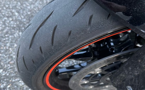 Gebrauchtmotorrad KTM 1290 Super Duke R - Bild 12 Gebrauchtmotorrad KTM 1290 Super Duke R - Bild 12