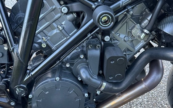 Gebrauchtmotorrad KTM 1290 Super Duke R - Bild 2 Gebrauchtmotorrad KTM 1290 Super Duke R - Bild 2