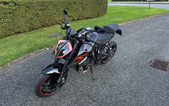 Gebrauchtmotorrad KTM 1290 Super Duke R - Bild 1 Gebrauchtmotorrad KTM 1290 Super Duke R - Bild 1
