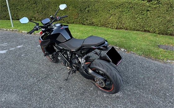 Gebrauchtmotorrad KTM 1290 Super Duke R - Bild 5 Gebrauchtmotorrad KTM 1290 Super Duke R - Bild 5