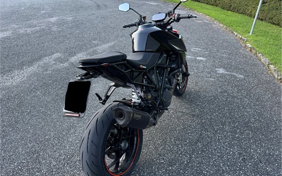 Gebrauchtmotorrad KTM 1290 Super Duke R - Bild 6 Gebrauchtmotorrad KTM 1290 Super Duke R - Bild 6