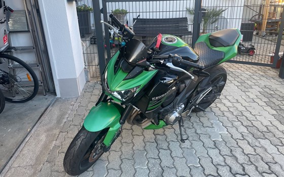 Gebrauchtmotorrad Kawasaki Z 800 - Bild 1 Gebrauchtmotorrad Kawasaki Z 800 - Bild 1