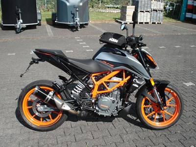 390 Duke