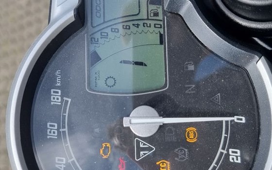 Gebrauchtmotorrad Triumph Speed 400 - Bild 10