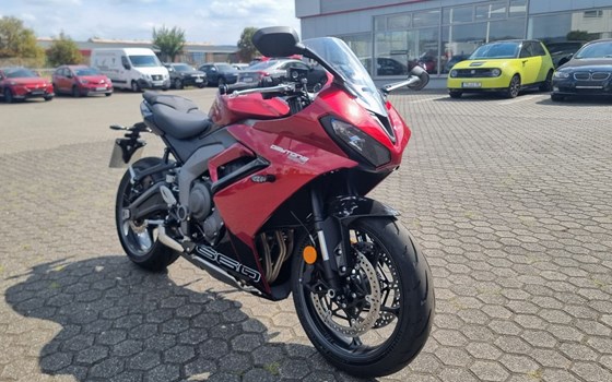 Gebrauchtmotorrad Triumph Daytona 660 - Bild 1