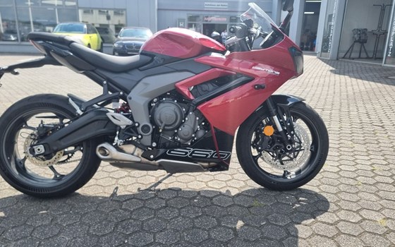 Gebrauchtmotorrad Triumph Daytona 660 - Bild 2