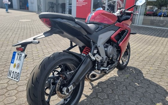 Gebrauchtmotorrad Triumph Daytona 660 - Bild 3