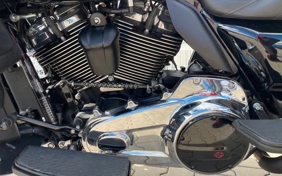 Gebrauchtmotorrad Harley-Davidson CVO Road Glide Limited FLTRKSE - Bild 12