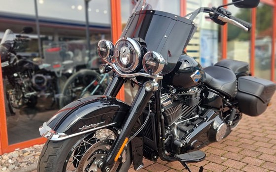 Gebrauchtmotorrad Harley-Davidson Softail Heritage Classic 114 FLHCS - Bild 1