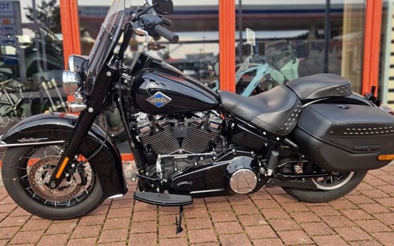 Gebrauchtmotorrad Harley-Davidson Softail Heritage Classic 114 FLHCS - Bild 2