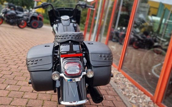 Gebrauchtmotorrad Harley-Davidson Softail Heritage Classic 114 FLHCS - Bild 4