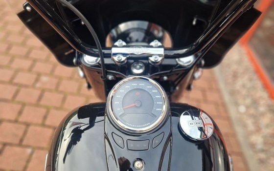 Gebrauchtmotorrad Harley-Davidson Softail Heritage Classic 114 FLHCS - Bild 7