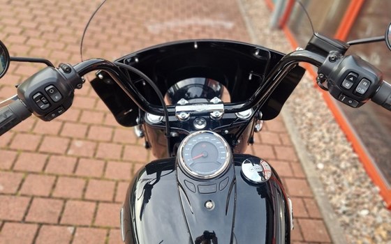 Gebrauchtmotorrad Harley-Davidson Softail Heritage Classic 114 FLHCS - Bild 8