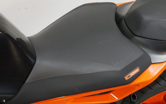 Gebrauchtmotorrad KTM 890 Duke GP - Bild 12
