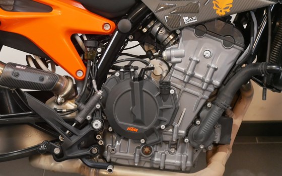 Gebrauchtmotorrad KTM 890 Duke GP - Bild 8