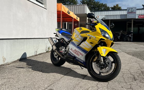 Gebrauchtmotorrad Honda CBR600RR - Bild 2 Gebrauchtmotorrad Honda CBR600RR - Bild 2