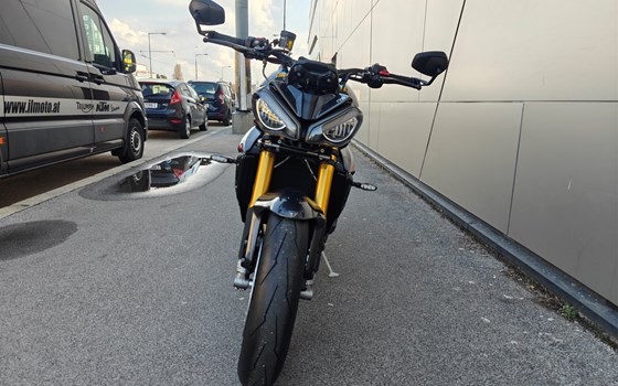 Gebrauchtmotorrad Triumph Speed Triple 1200 RS - Bild 2 Gebrauchtmotorrad Triumph Speed Triple 1200 RS - Bild 2