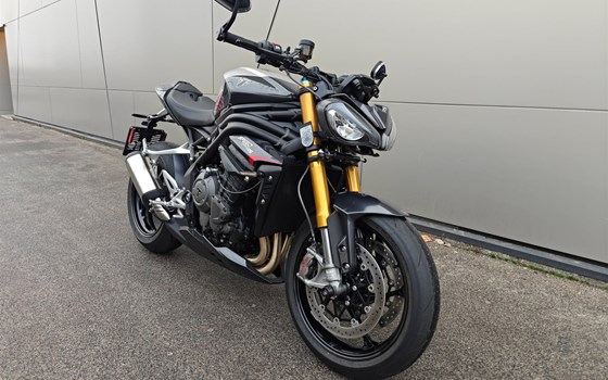 Gebrauchtmotorrad Triumph Speed Triple 1200 RS - Bild 2