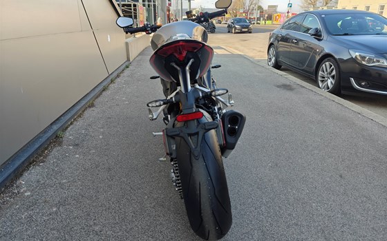 Gebrauchtmotorrad Triumph Speed Triple 1200 RS - Bild 5 Gebrauchtmotorrad Triumph Speed Triple 1200 RS - Bild 5