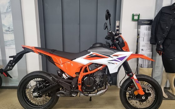 Gebrauchtmotorrad KTM 390 SMC R - Bild 1 Gebrauchtmotorrad KTM 390 SMC R - Bild 1