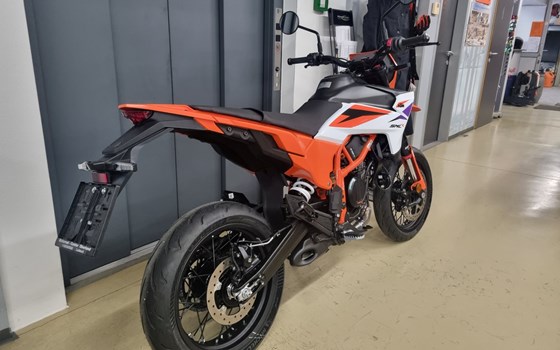 Gebrauchtmotorrad KTM 390 SMC R - Bild 3 Gebrauchtmotorrad KTM 390 SMC R - Bild 3