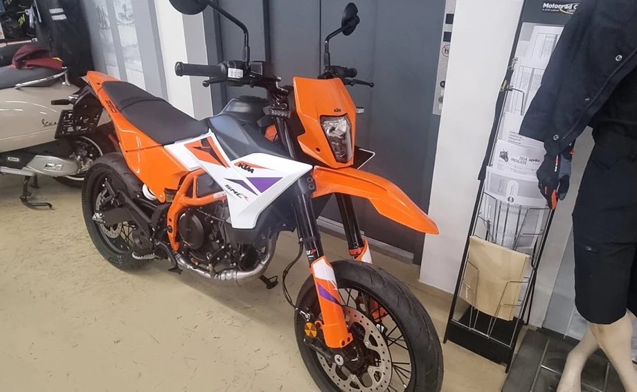 Angebot KTM 390 SMC R Bild 2: Angebot KTM 390 SMC R