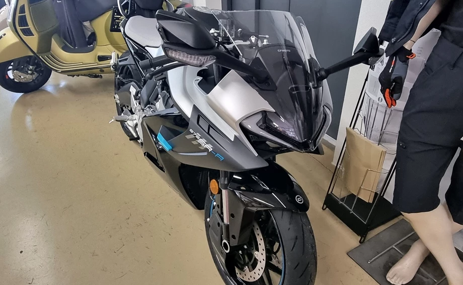 Angebot CFMOTO 675SR-R Bild 5: Angebot CFMOTO 675SR-R