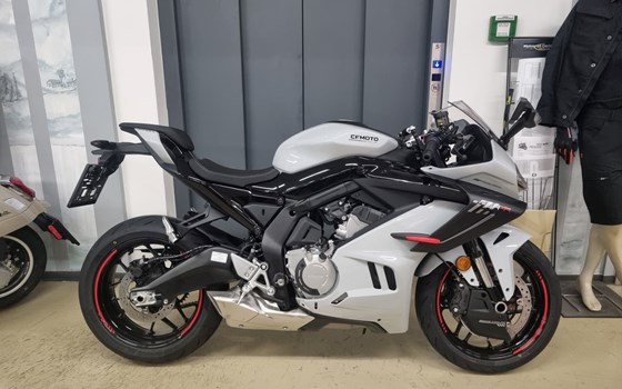 Gebrauchtmotorrad CFMOTO 675SR-R - Bild 1 Gebrauchtmotorrad CFMOTO 675SR-R - Bild 1