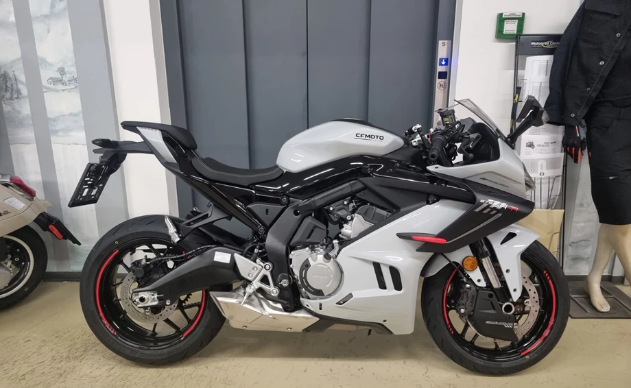 Angebot CFMOTO 675SR-R Bild 1: Angebot CFMOTO 675SR-R