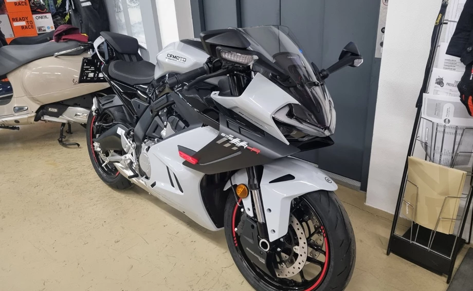 Angebot CFMOTO 675SR-R Bild 2: Angebot CFMOTO 675SR-R