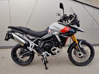 Neumotorrad Triumph Tiger 900 Rally Pro Kurvenausklang - Demobike/Aktion gültig bis 27.9.2025