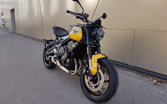 Gebrauchtmotorrad Triumph Trident 660 - Bild 2 Gebrauchtmotorrad Triumph Trident 660 - Bild 2