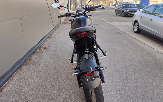 Gebrauchtmotorrad Triumph Trident 660 - Bild 5 Gebrauchtmotorrad Triumph Trident 660 - Bild 5