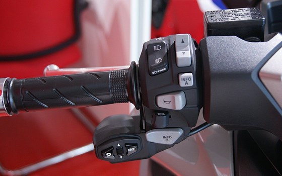 Gebrauchtmotorrad Honda Forza 350 - Bild 7