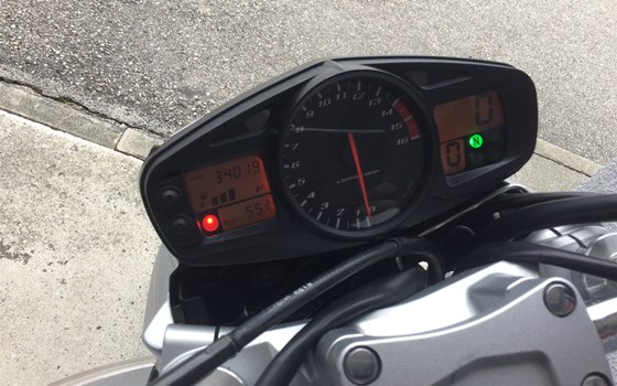 Gebrauchtmotorrad Suzuki GSR 600 - Bild 8 Gebrauchtmotorrad Suzuki GSR 600 - Bild 8