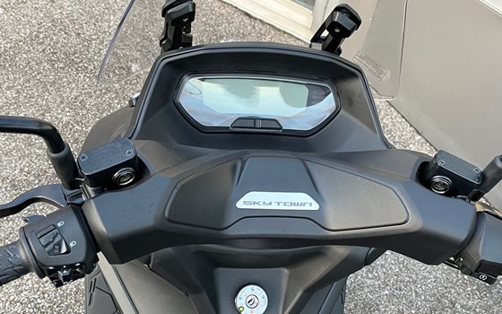 Neufahrzeug Kymco Sky Town 125i ABS - Bild 8