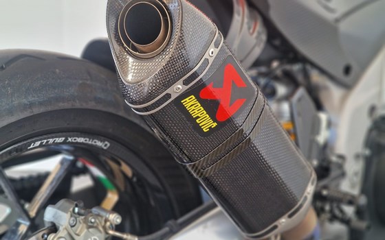 Gebrauchtmotorrad Aprilia RSV4 1100 Factory SE-09 SBK - Bild 9