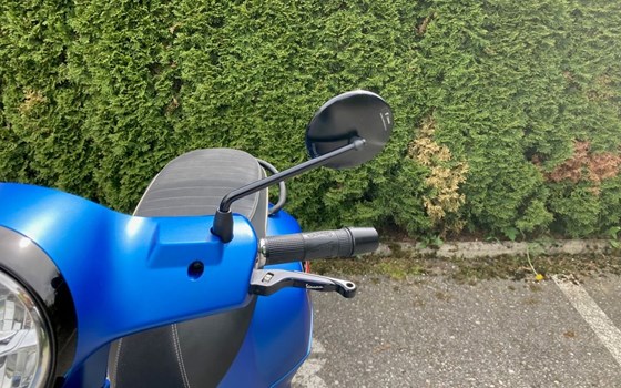 Gebrauchtmotorrad Vespa GTS 300 hpe Super Sport - Bild 12 Gebrauchtmotorrad Vespa GTS 300 hpe Super Sport - Bild 12