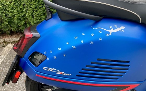 Gebrauchtmotorrad Vespa GTS 300 hpe Super Sport - Bild 3 Gebrauchtmotorrad Vespa GTS 300 hpe Super Sport - Bild 3