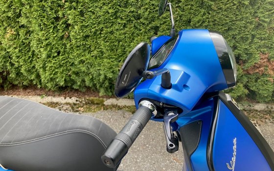 Gebrauchtmotorrad Vespa GTS 300 hpe Super Sport - Bild 9 Gebrauchtmotorrad Vespa GTS 300 hpe Super Sport - Bild 9