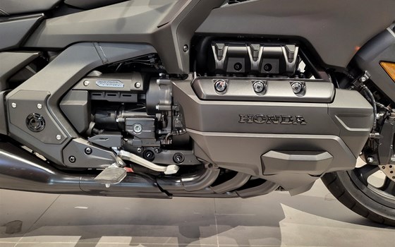 Gebrauchtmotorrad Honda GL 1800 Goldwing DCT - Bild 11