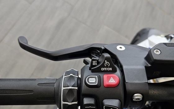 Gebrauchtmotorrad BMW R 1300 R - Bild 11