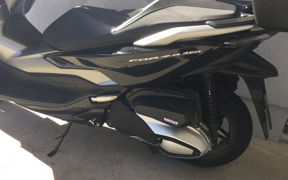 Gebrauchtmotorrad Honda Forza 350 - Bild 7 Gebrauchtmotorrad Honda Forza 350 - Bild 7